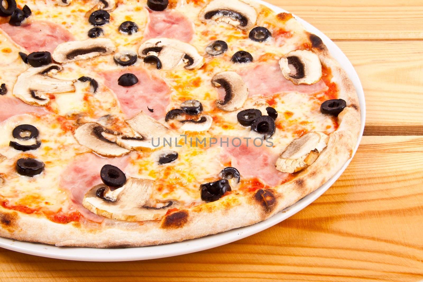 Appetizing pizza with mushrooms by ozaiachin