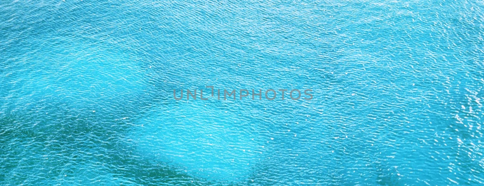 blue water surface by ozaiachin