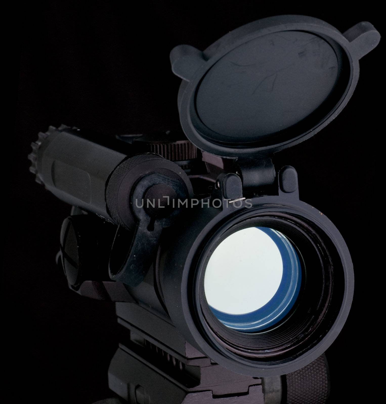 red dot scope for assault rifle on black