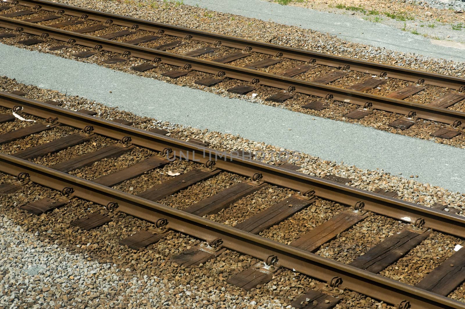 Two diagonal rail road tracks