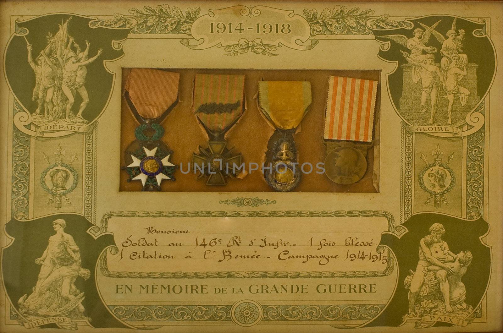 French world war 1 medals in original frame.