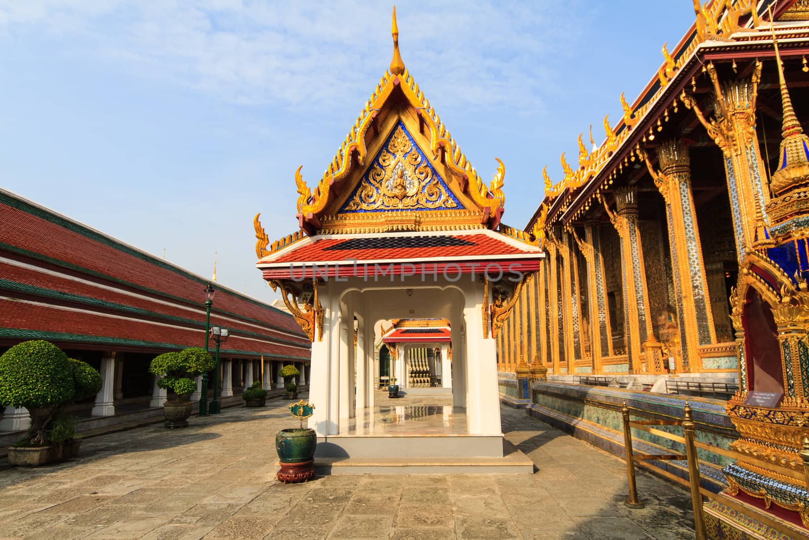 The temple Wat phra kaeo  by thanomphong