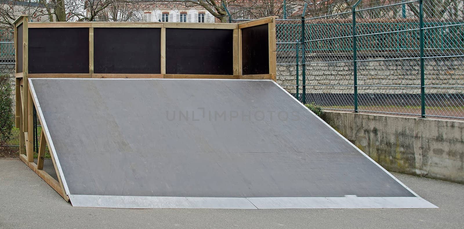 a slide in town for trotinette freestyle