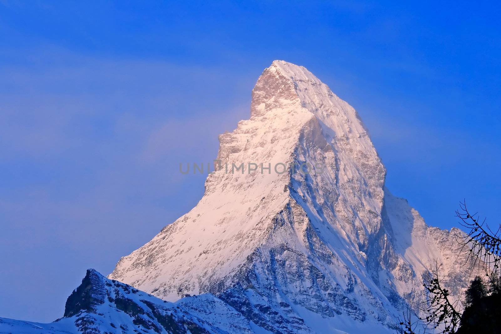 Matterhorn in The Mist by vichie81