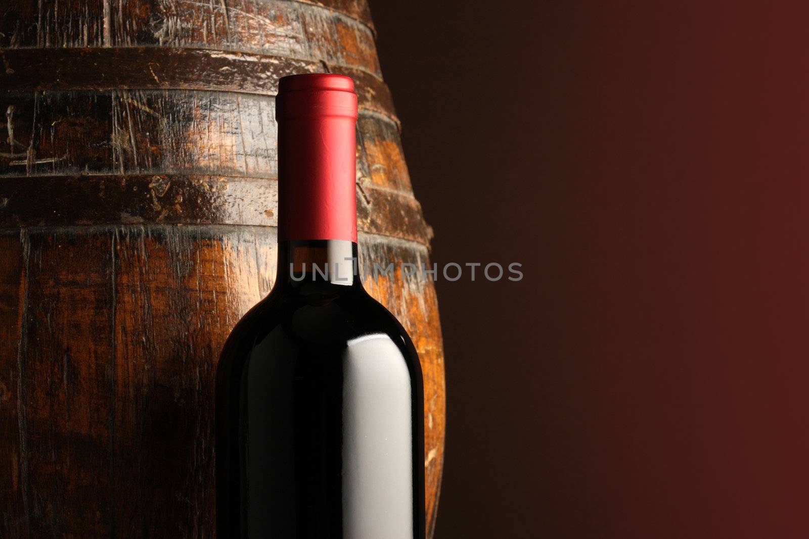 red wine bottle by stokkete