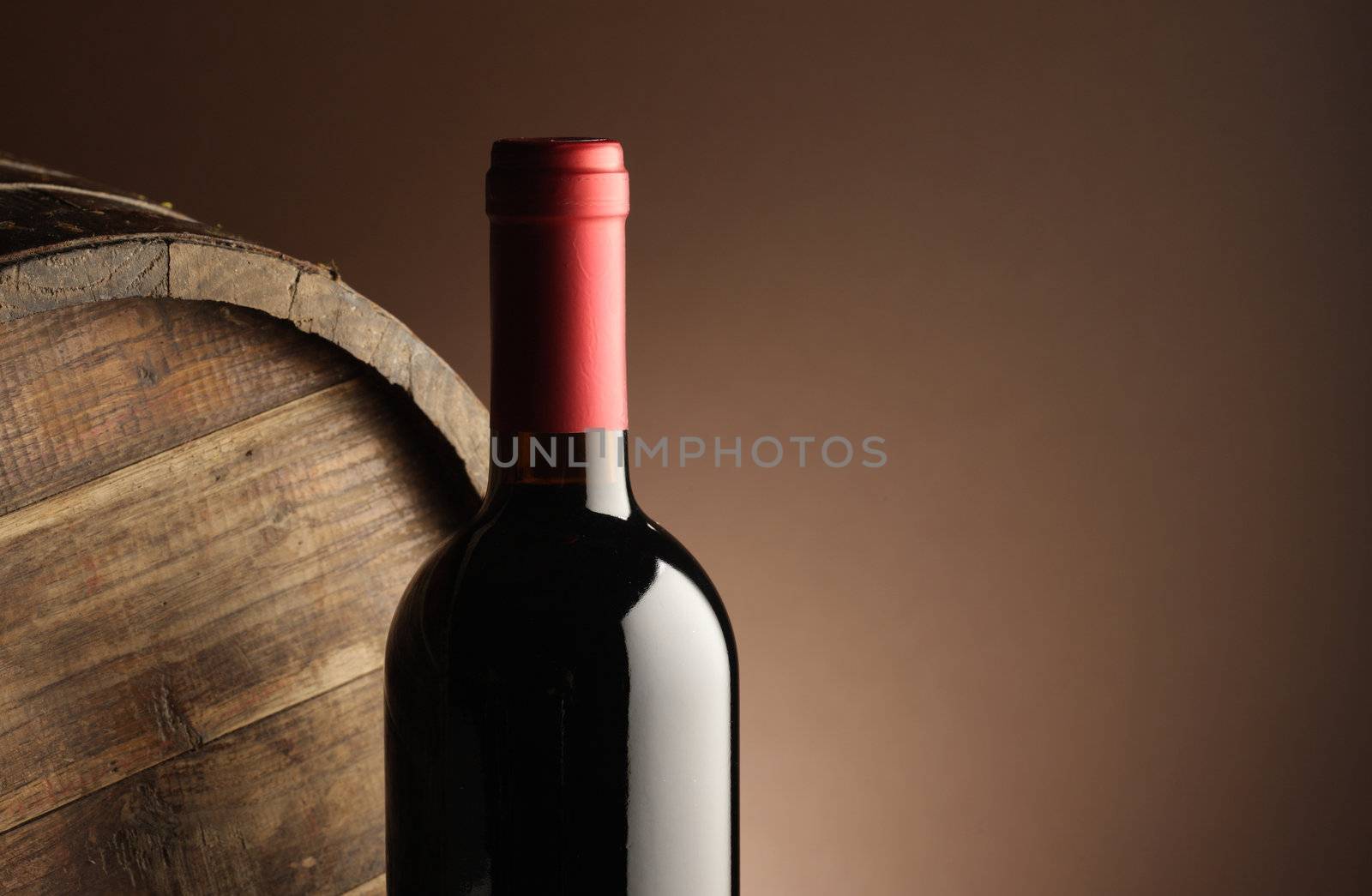 red wine bottle by stokkete