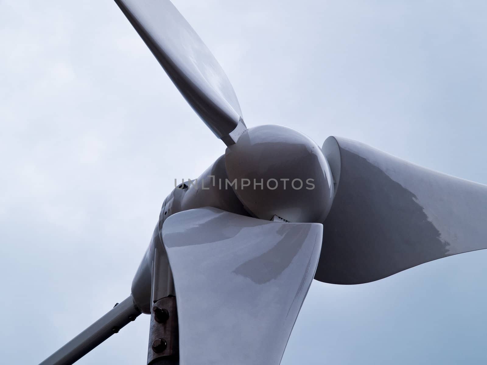 Details of a new modern windmill electricity power generator alternative energy
