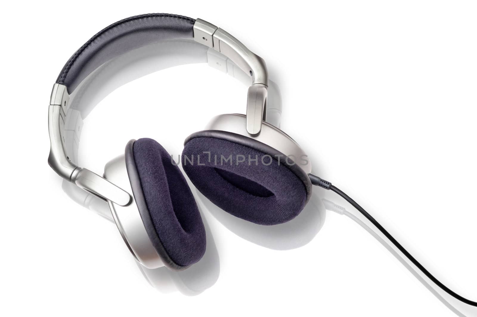 Earphones with clipping path