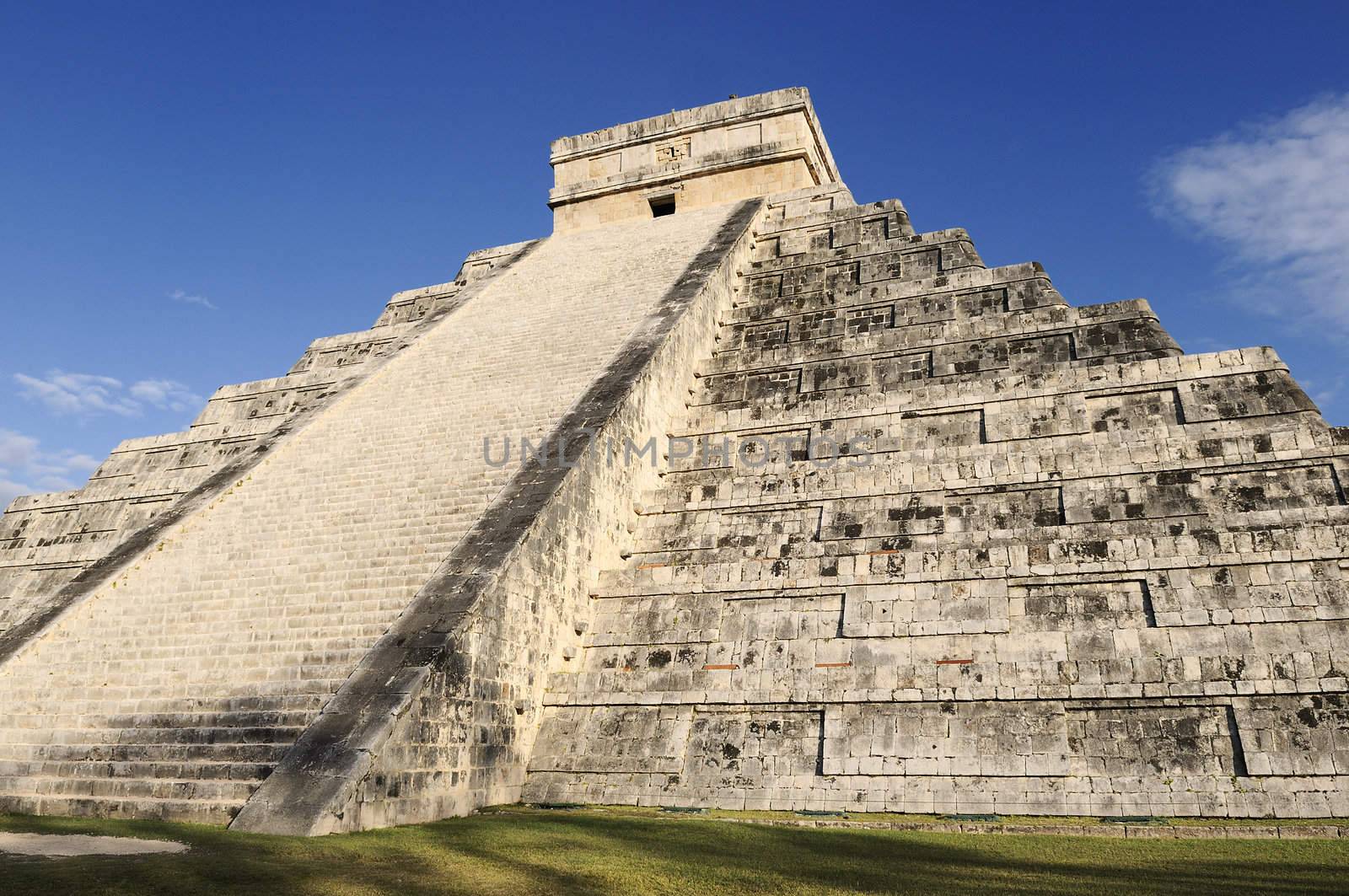 Chichen Itza feathered serpent pyramid, Mexico 