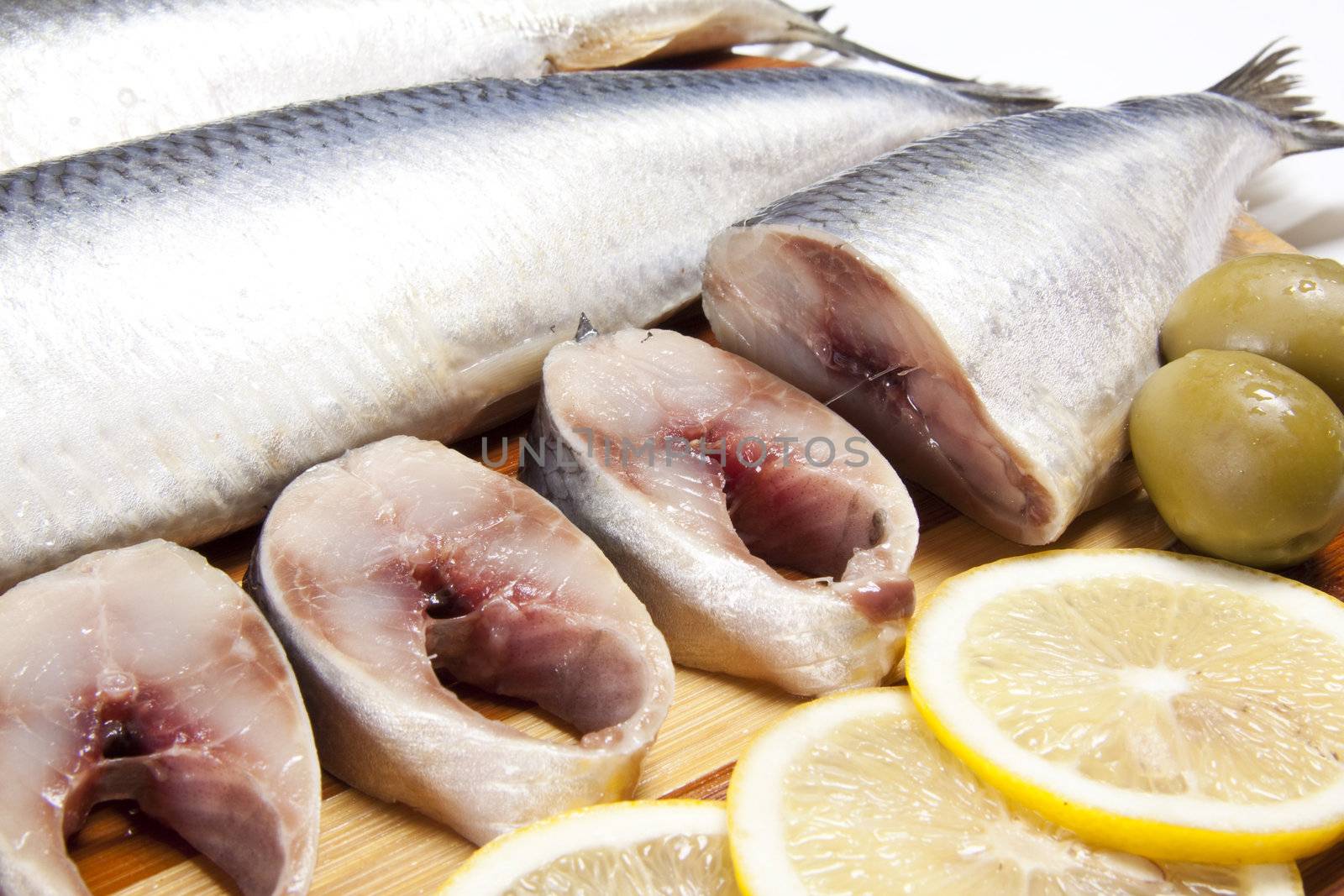 Fish with lemon and olive