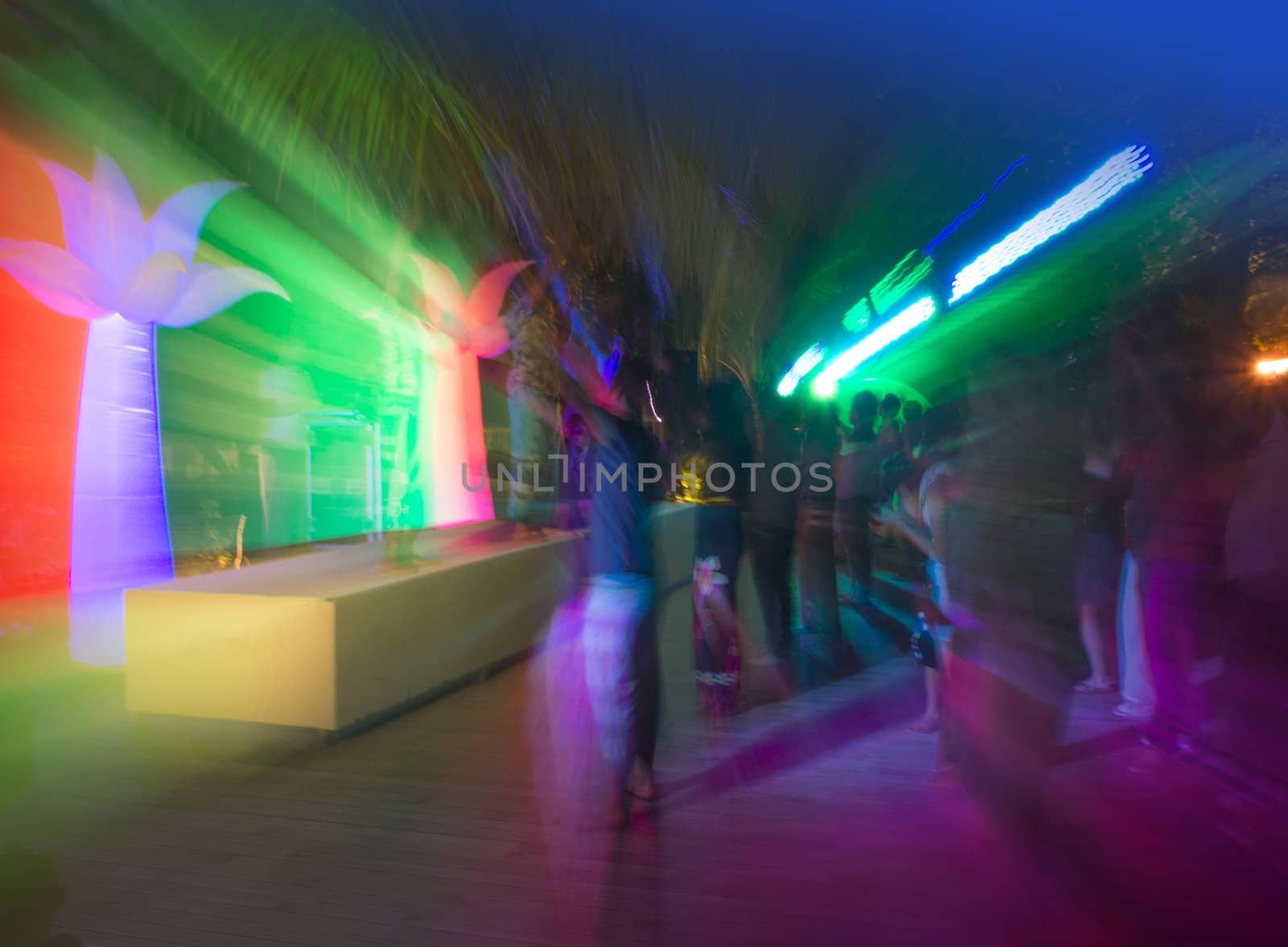 Nightclub disco dancing by f/2sumicron