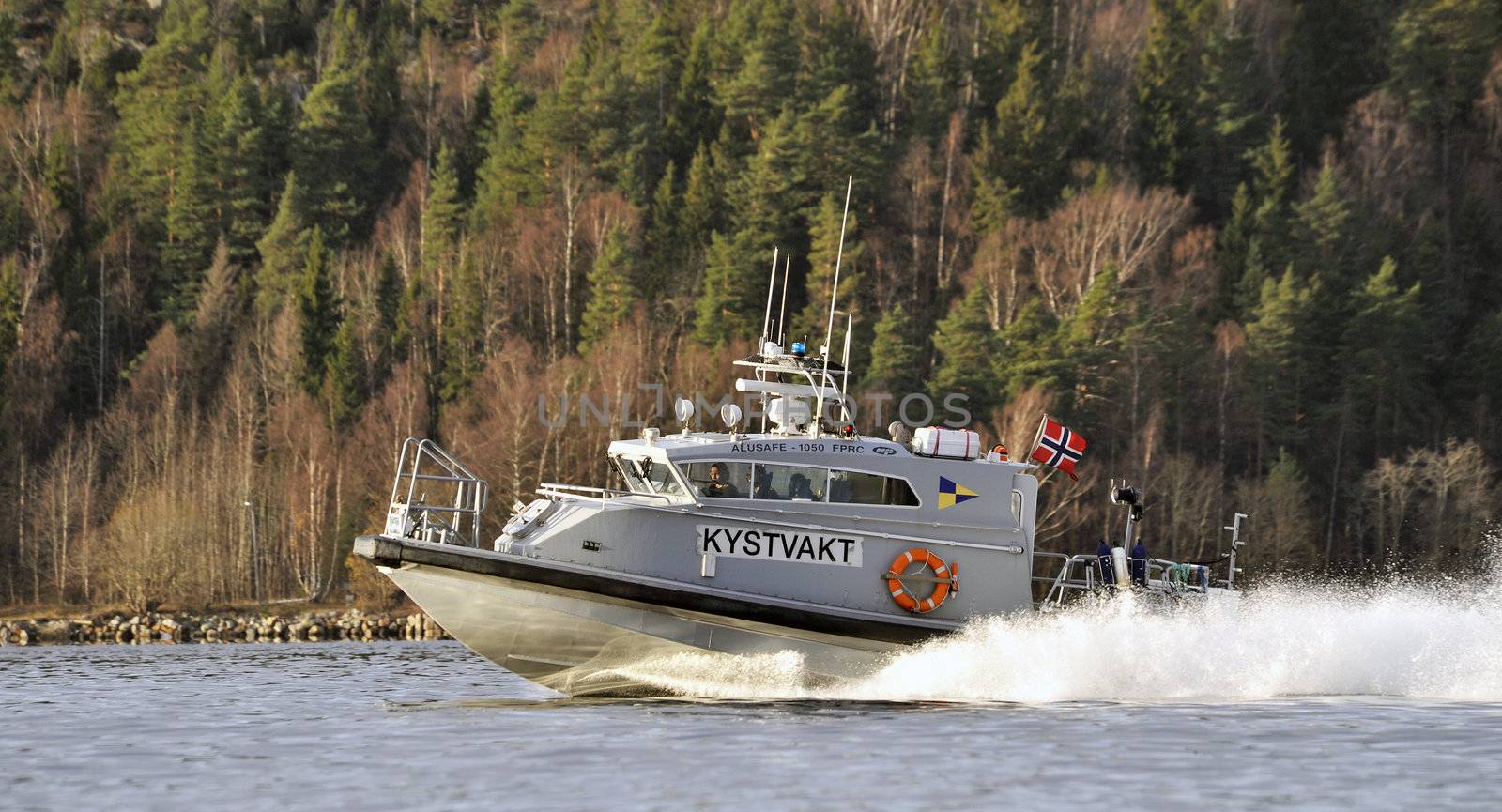 Norwegian coastguard by Espevalen