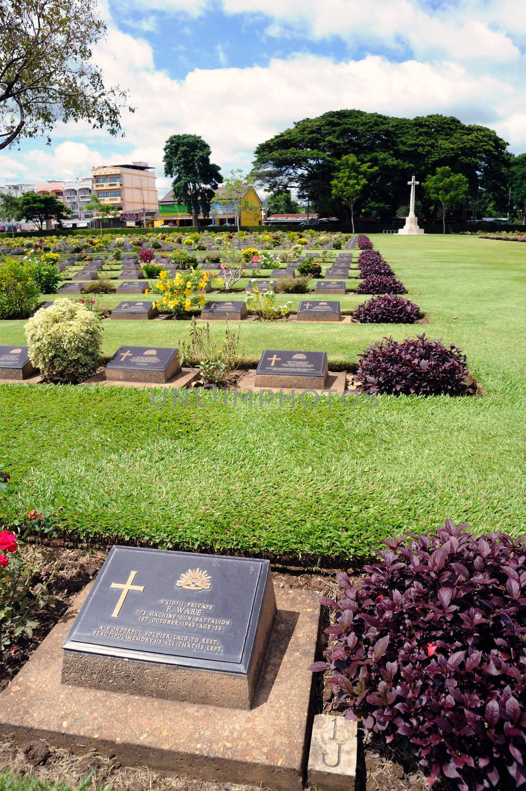 Cemetery is a cemetery of prisoners of coalition deaths. during the construction of the Death Railway in War II , Kanchanaburi Thailand.
