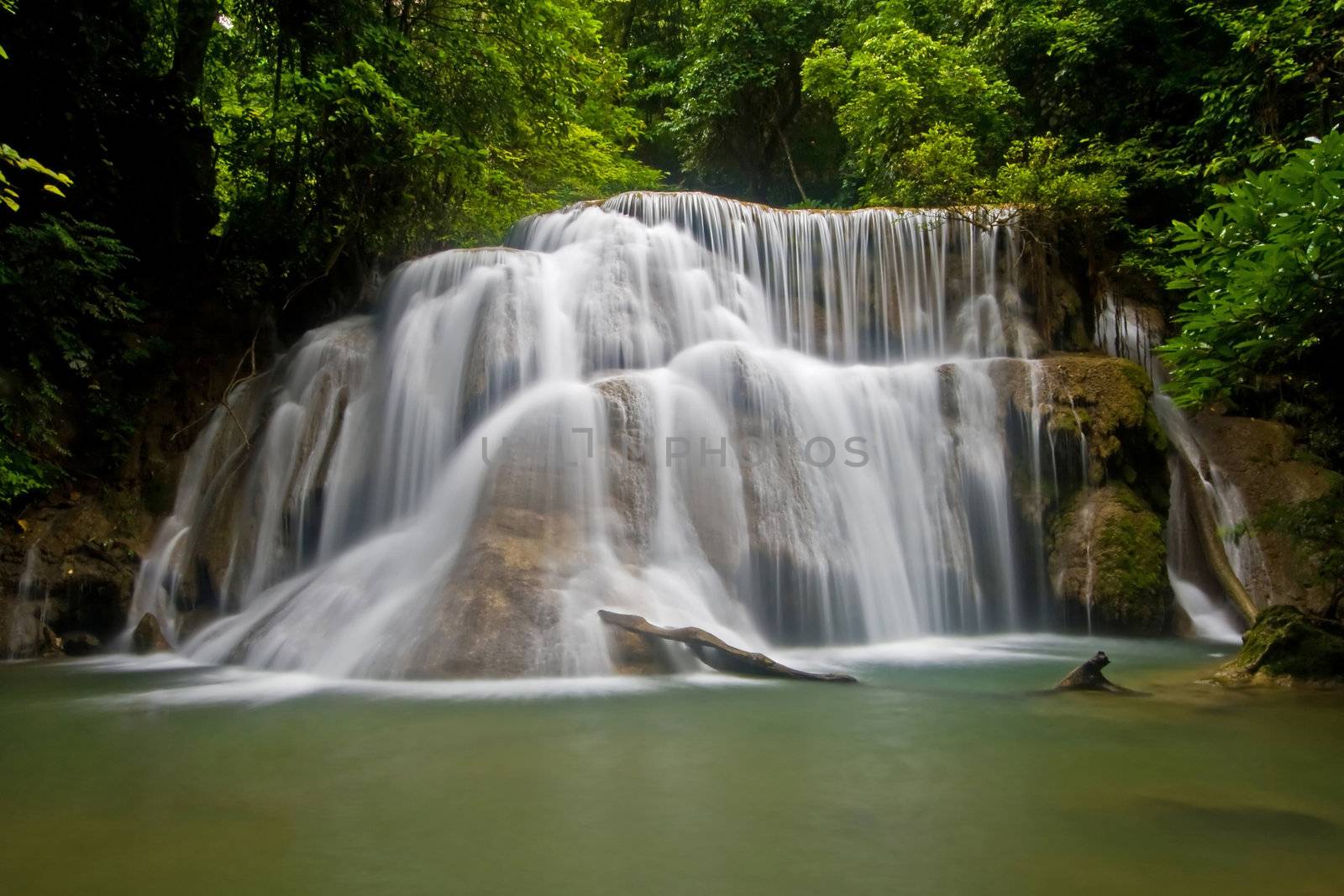 grand Tropical Waterfall by vichie81