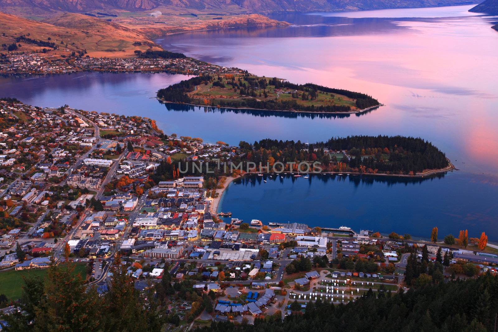 queenstown downtown skyline with lake Wakatipu from top at dusk