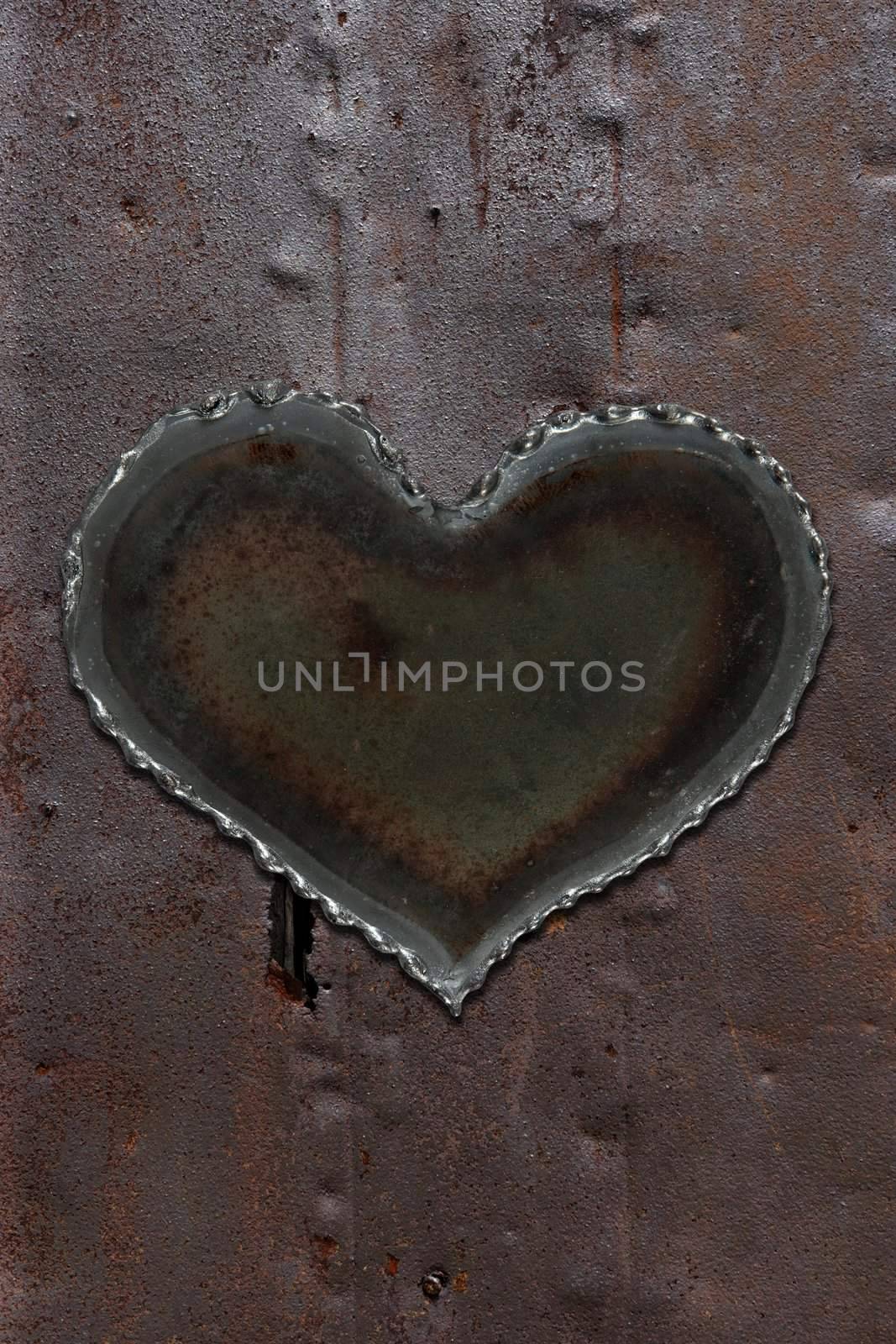 Rusty metal heart by sumners