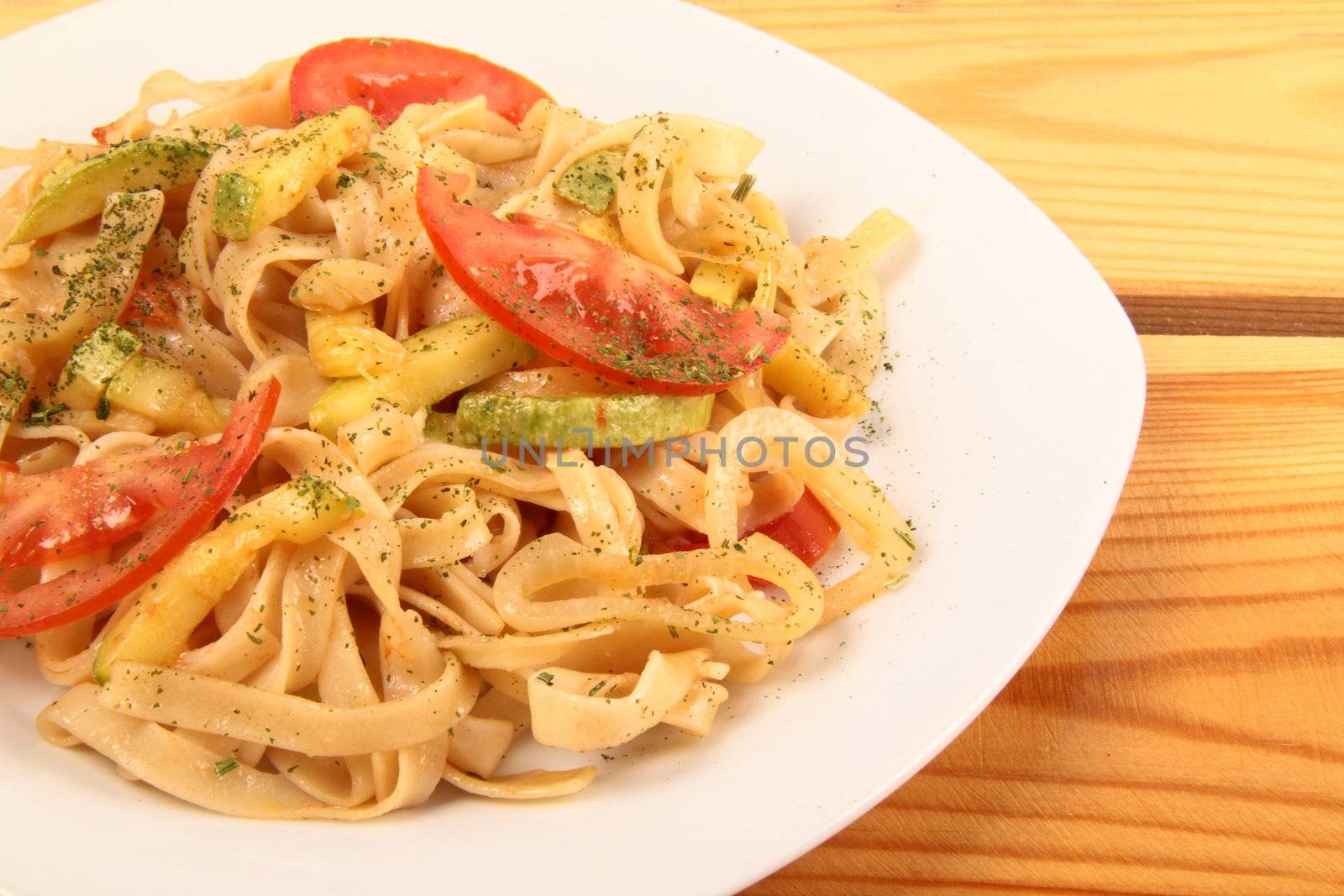 Pasta with tomatoes and pancetta