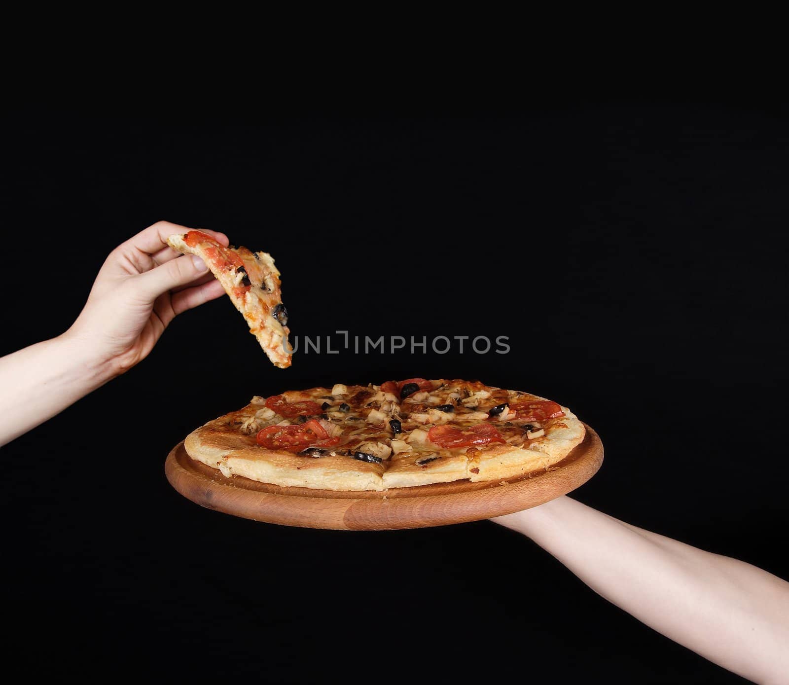 pizza plate on the human hand