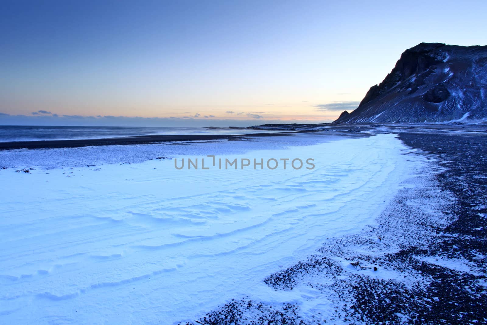 Snow Rift meets the Ocean by olliemt