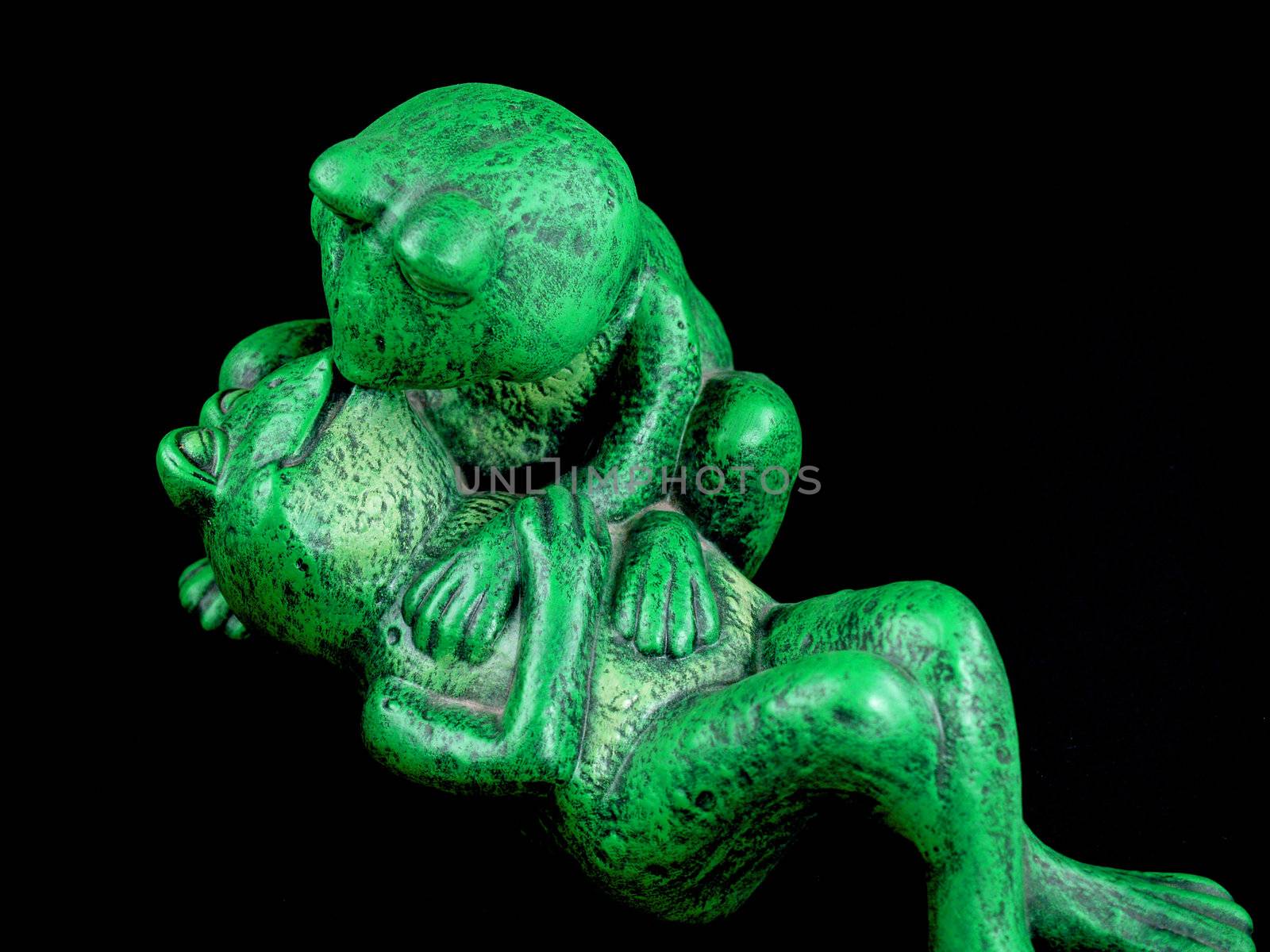 Two Green Frogs in a Romantic Embrace Statue