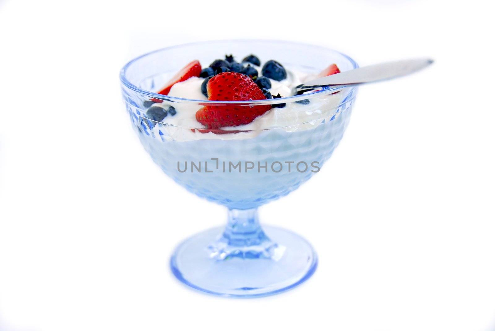 Healthy breakfast of yogurt and fresh berries