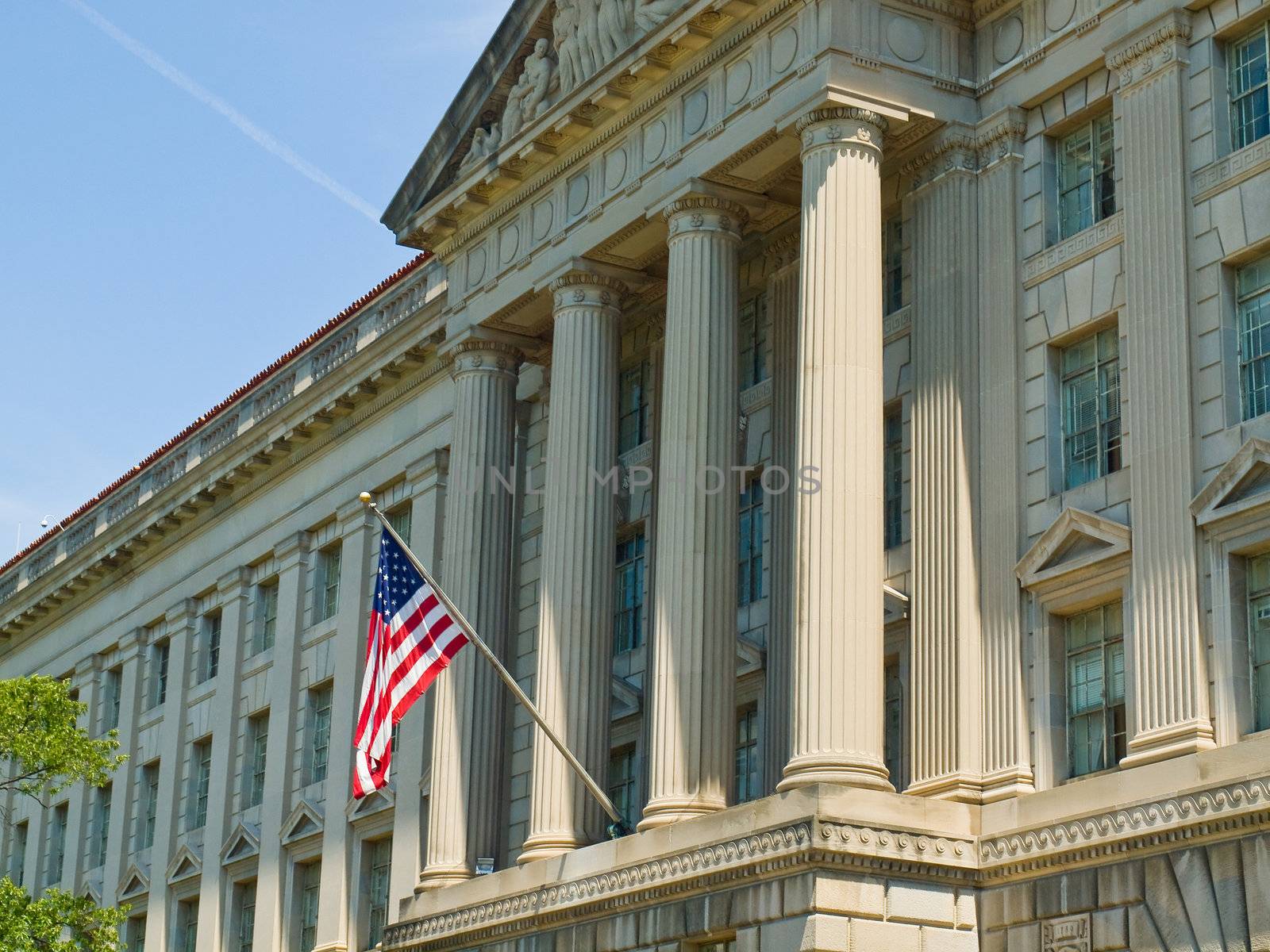 Department of Commerce Building in  Washington DC by Frankljunior