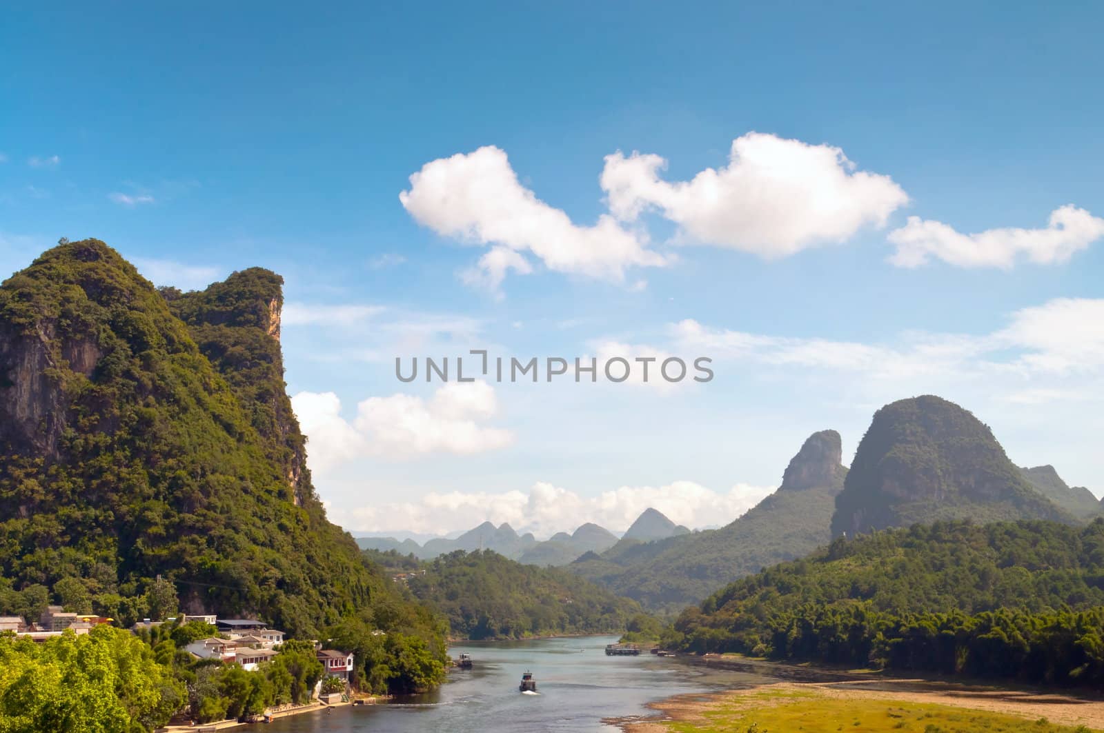 Li river in Yangshou near Guilin landscape, China