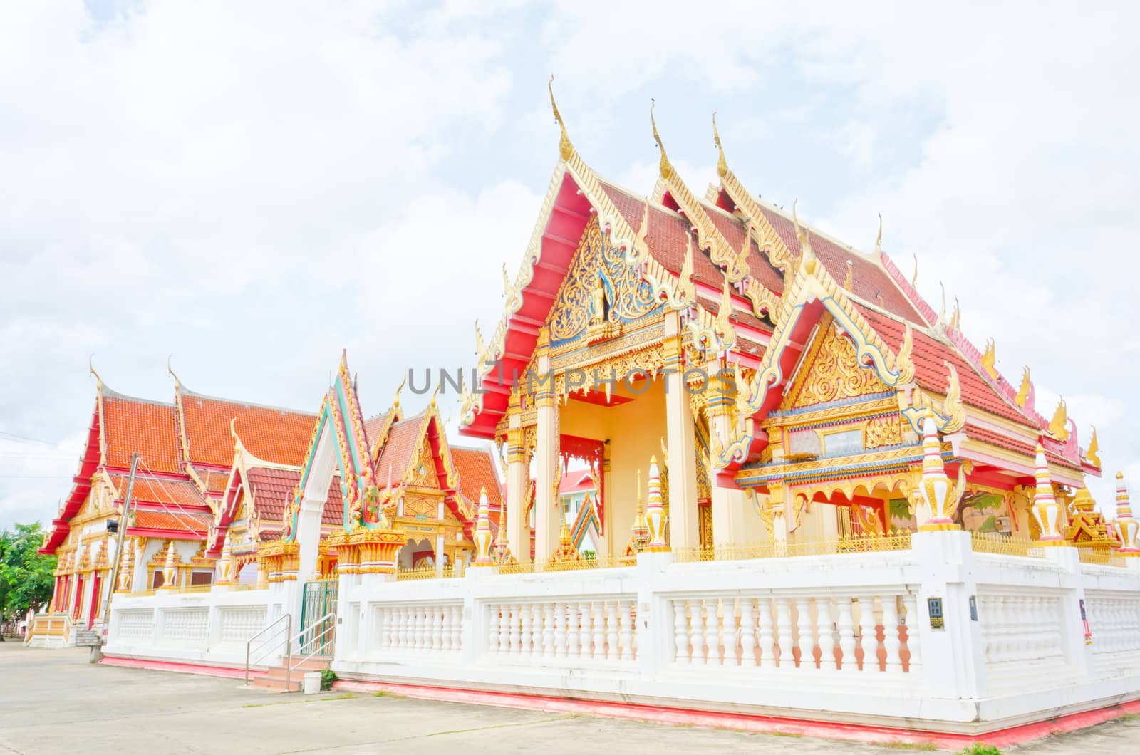 Golden pagoda at the Thai temple
Buddha church at the Thai temple style