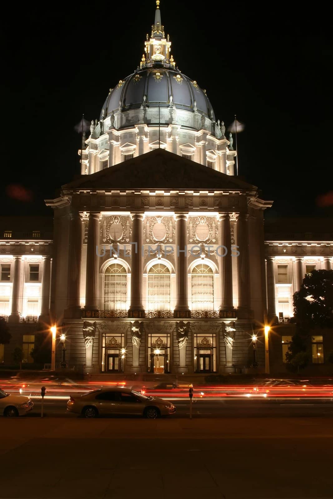 Night shot of San Francisco City Hall