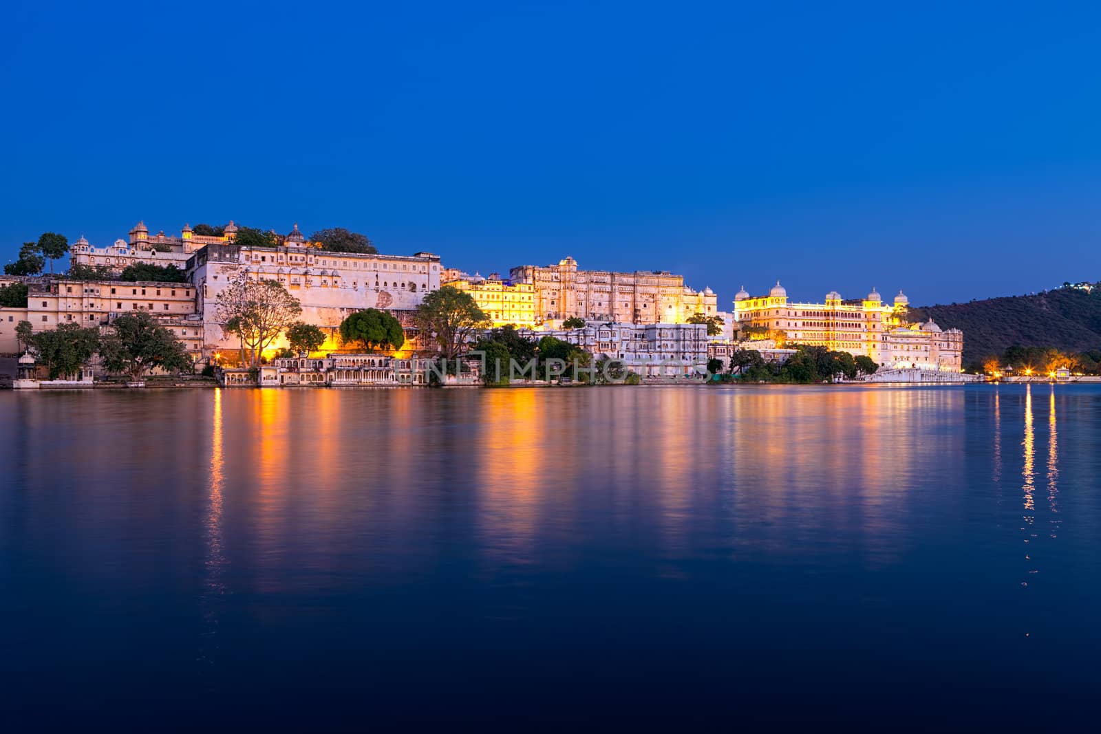 City Palace at night, Pichola lake, Udaipur, Rajasthan, India, Asia