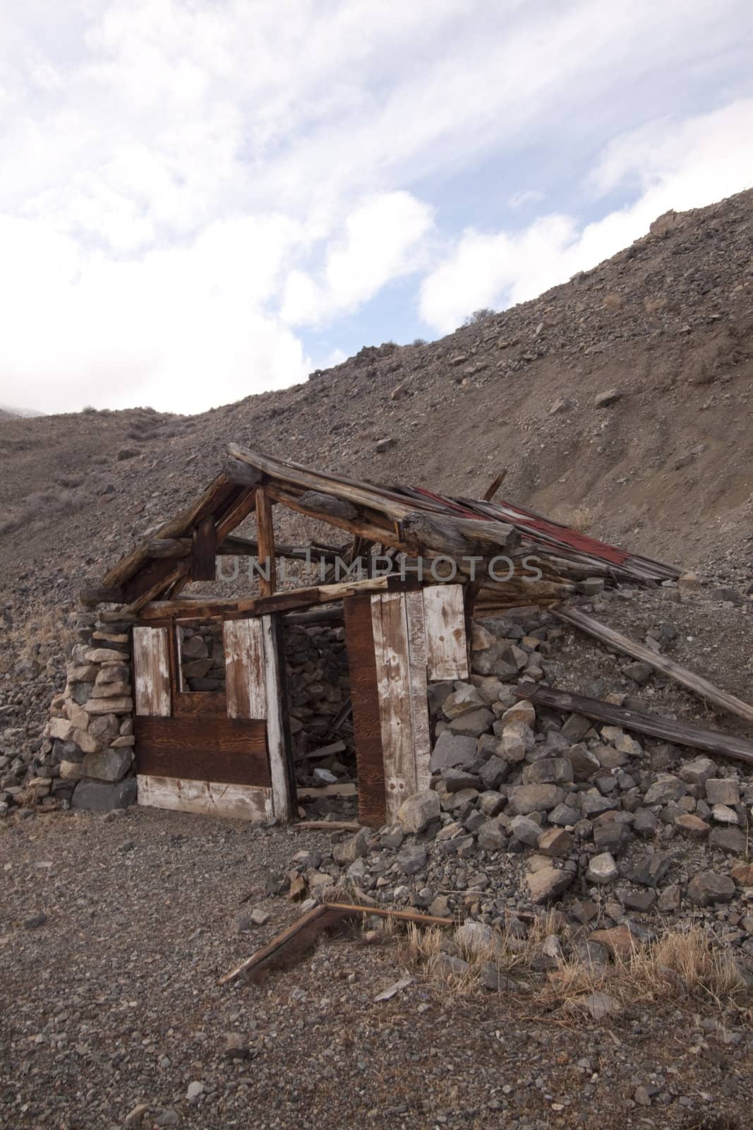 Abandoned shack in the desert