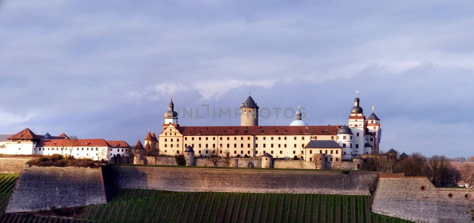 Festung Marienberg by hlehnerer