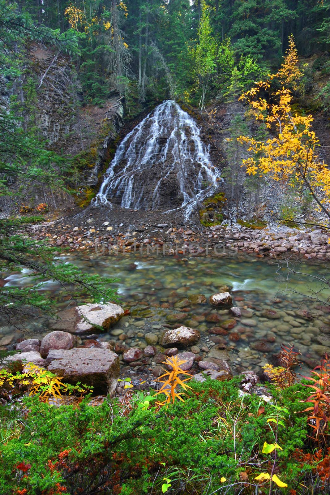 Fan Falls - Jasper National Park by Wirepec