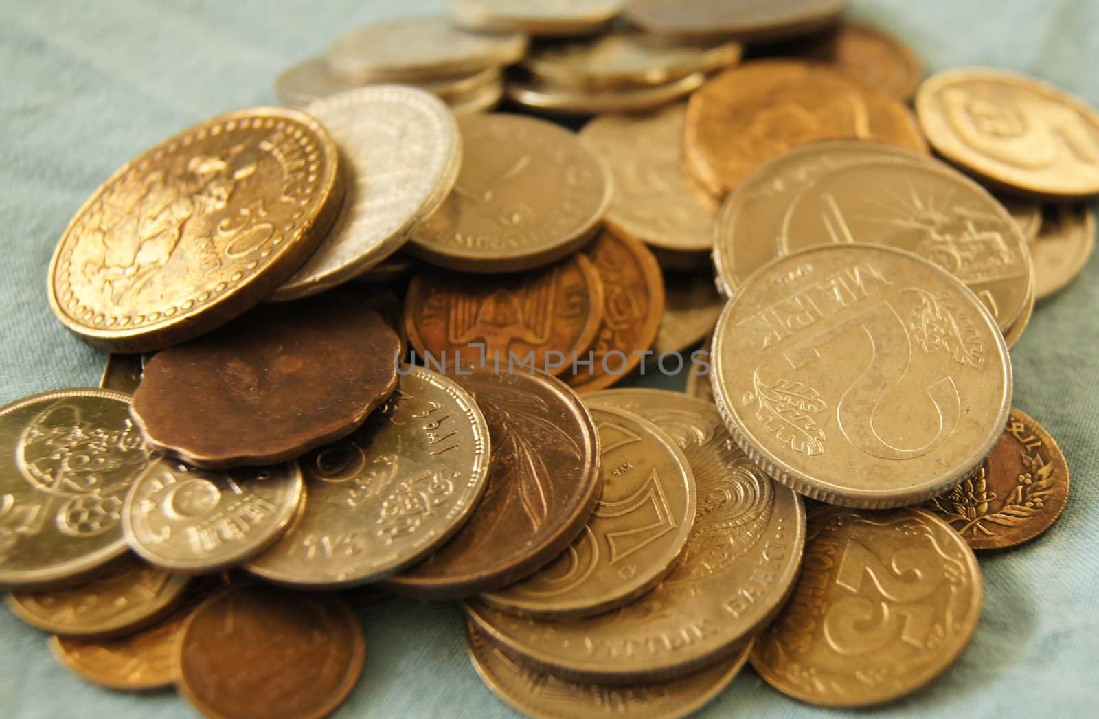 Many coins of many states