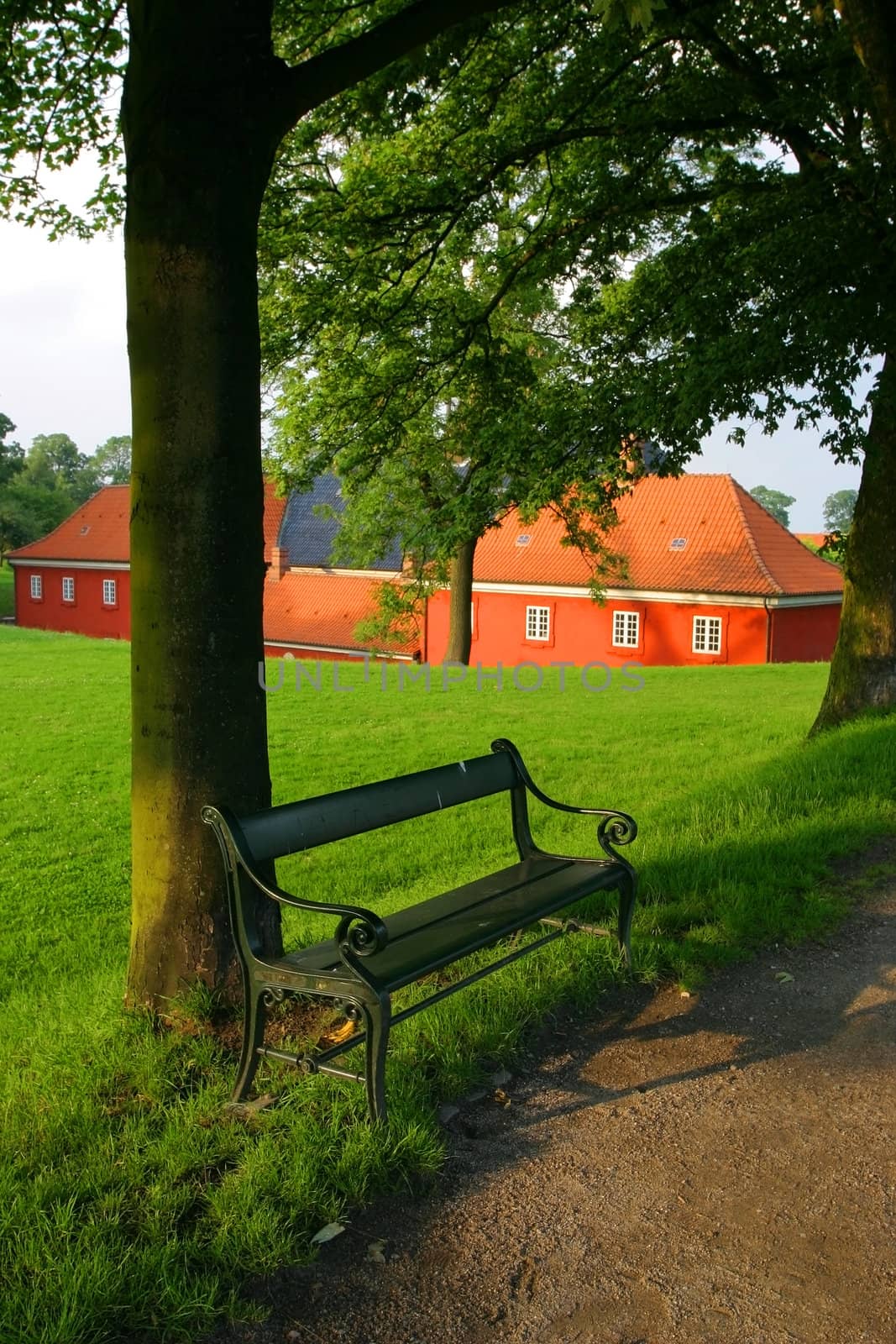 A black bench in the park