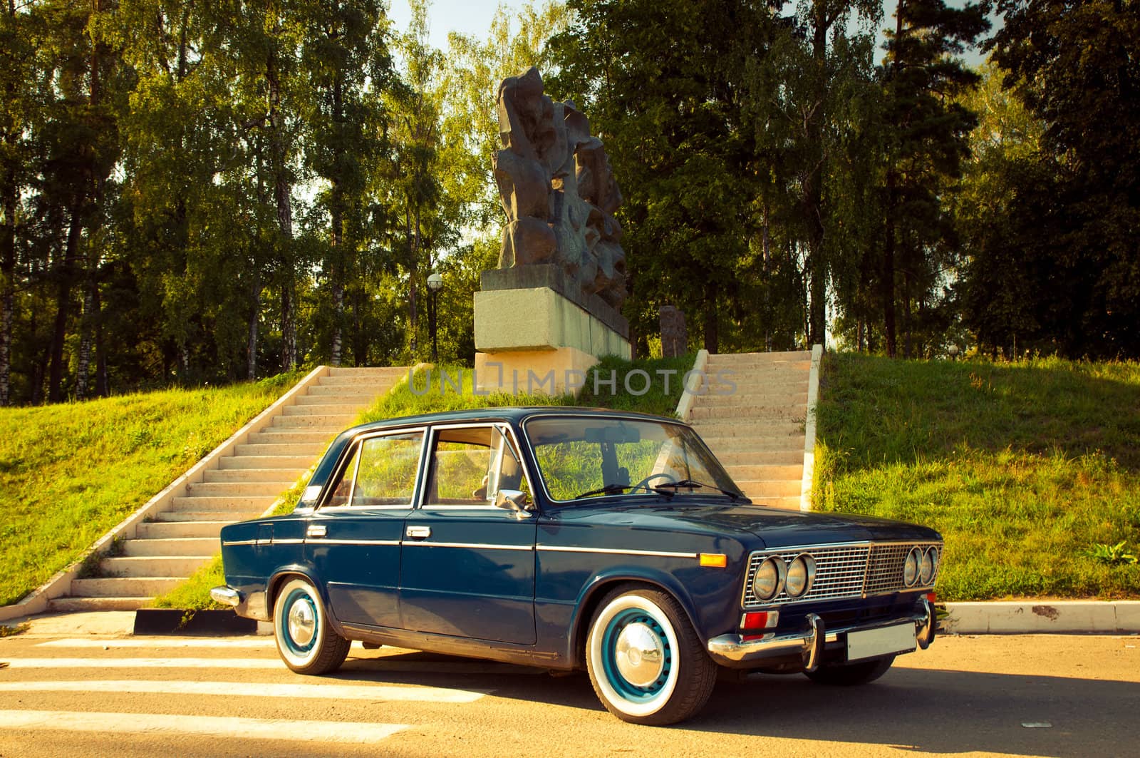 Old Soviet car Lada 1600 (1300)
