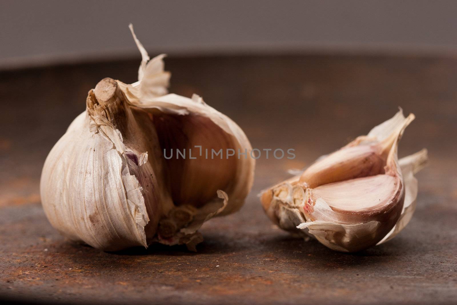 food series: garlic on the old iron pan