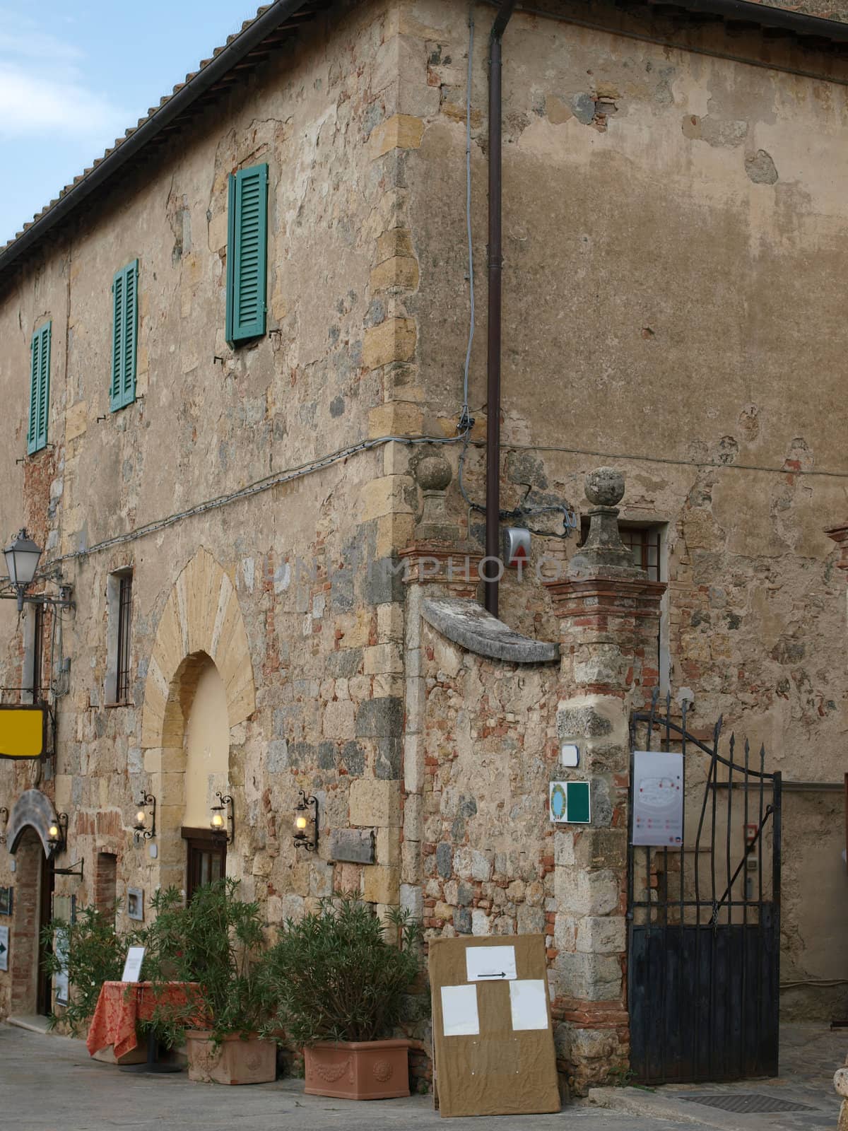  Monteriggioni, medieval village in Tuscany