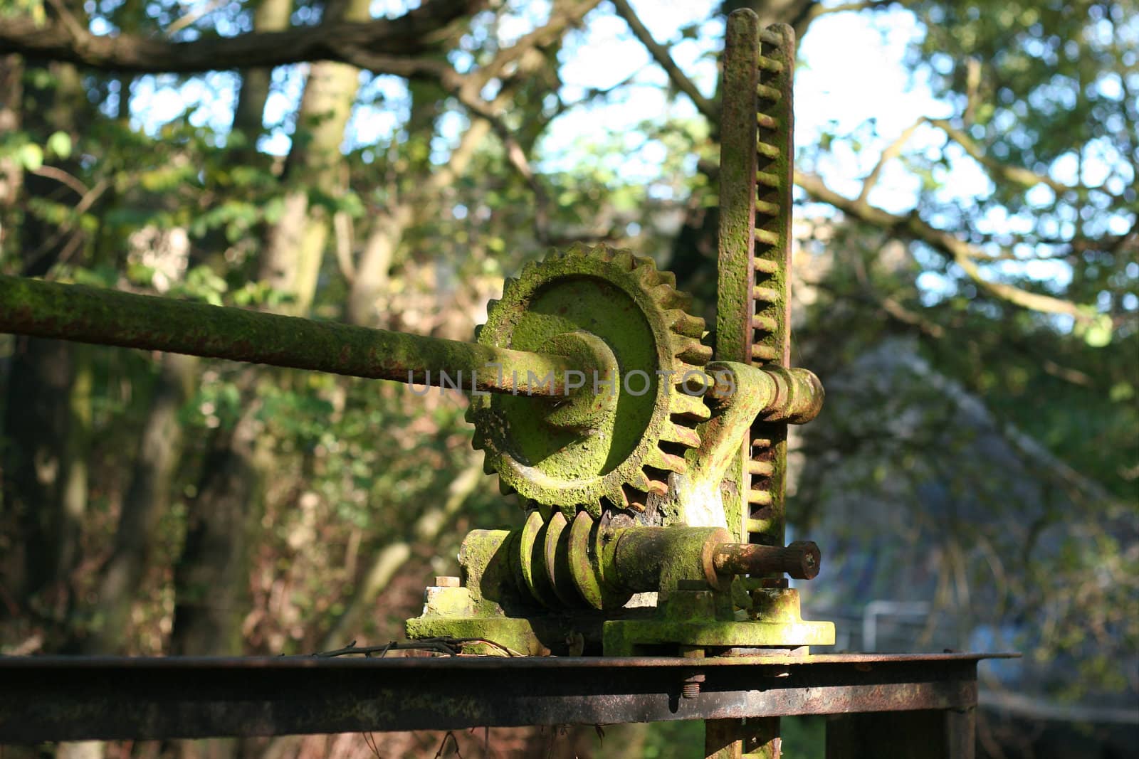 Weir mechanism of an old weir on a small river - View details