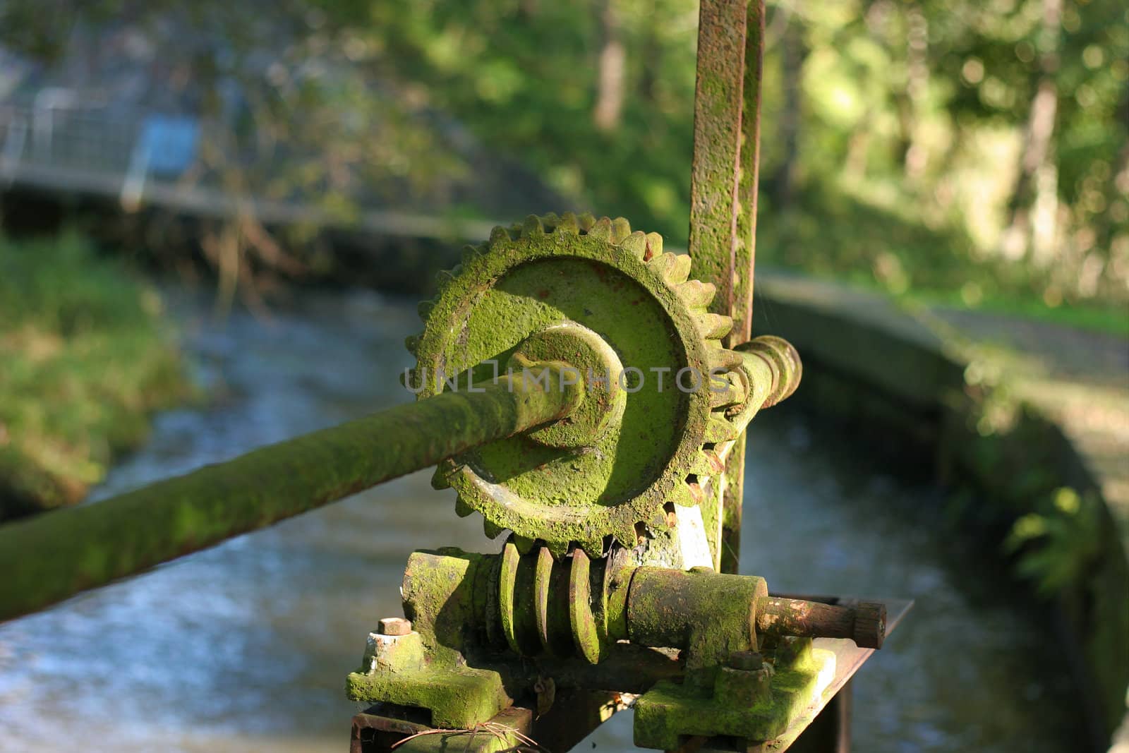 Weir mechanism of an old weir on a small river - View details