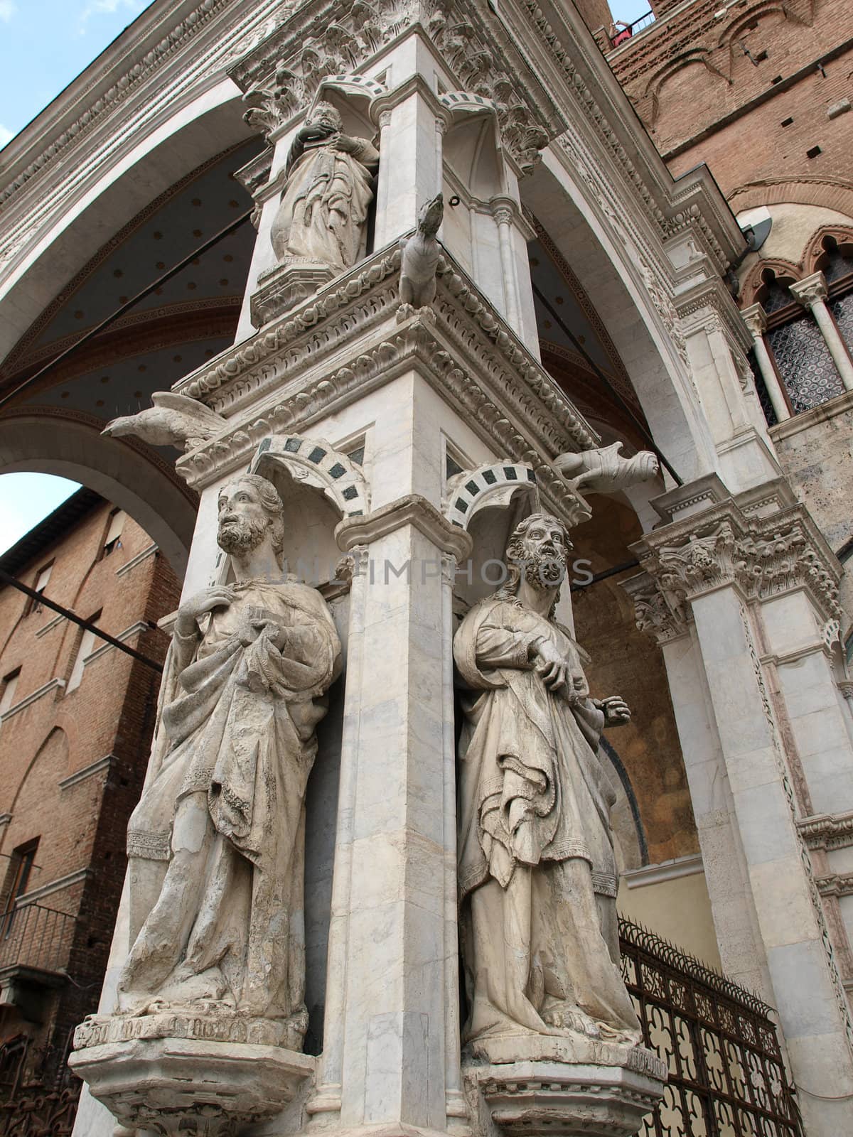 Siena - wonderfully decorated Capella di Piazza at Palazzo Pubblico