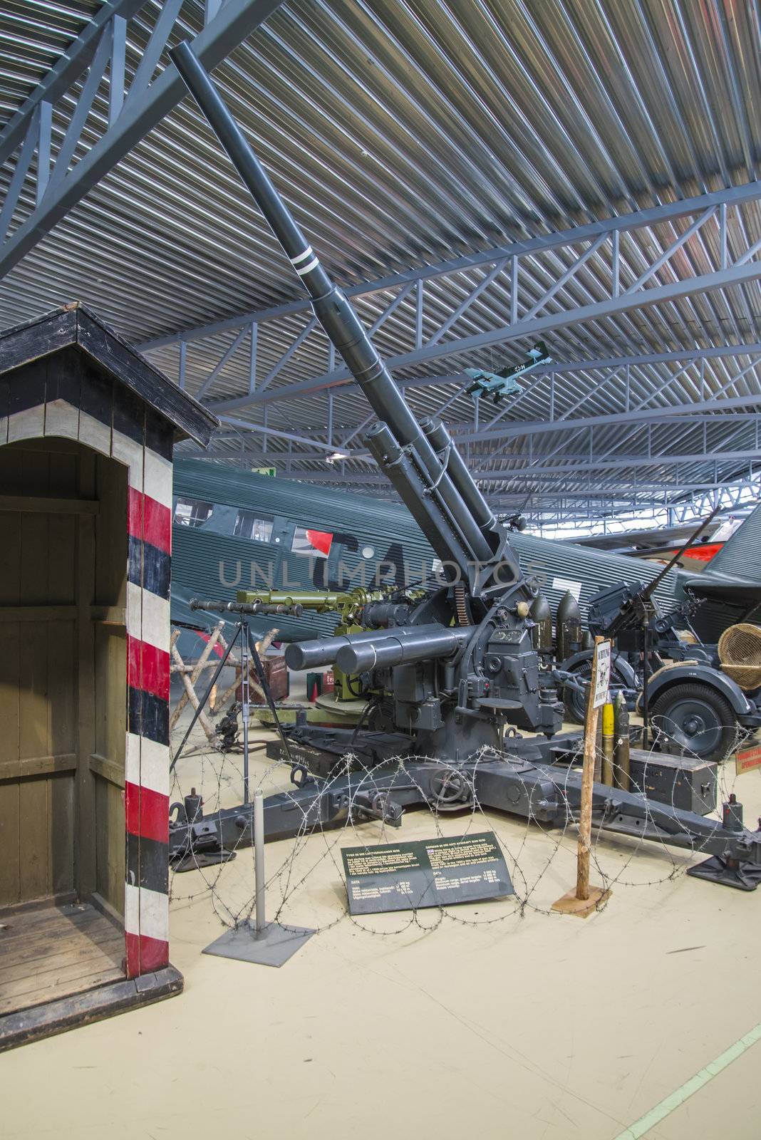 while firing at aerial firing data from a central sighting device were transmitted via cable (this device is placed next to the gun), the gun was also employed by german field artillery, coastal artillery and anti tank weapons, the pictures are shot in march 2013 by norwegian armed forces aircraft collection which is a military aviation museum located at gardermoen, north of oslo, norway.