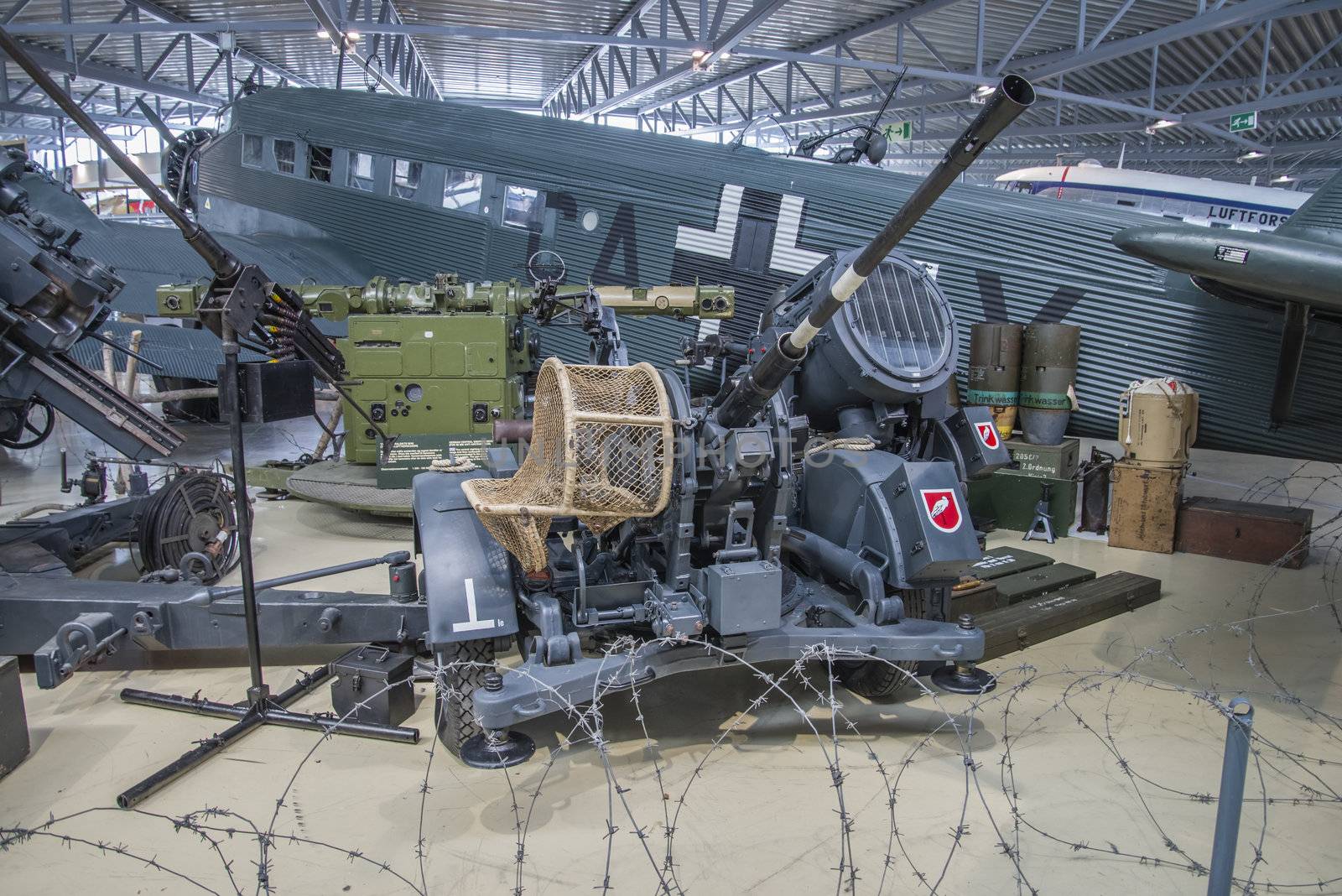 while firing at aerial firing data from a central sighting device were transmitted via cable (this device is placed next to the gun), the gun was also employed by german field artillery, coastal artillery and anti tank weapons, the pictures are shot in march 2013 by norwegian armed forces aircraft collection which is a military aviation museum located at gardermoen, north of oslo, norway.