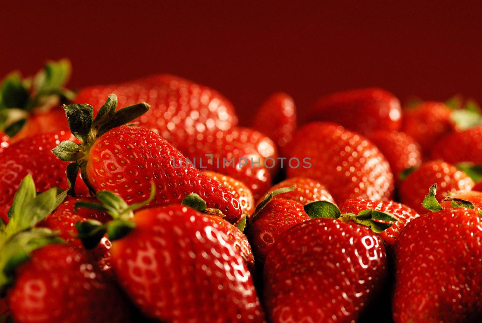 fresh strawberry  by stokkete