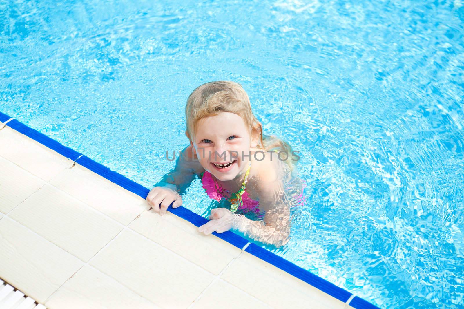 girl in the swimming pool by vsurkov