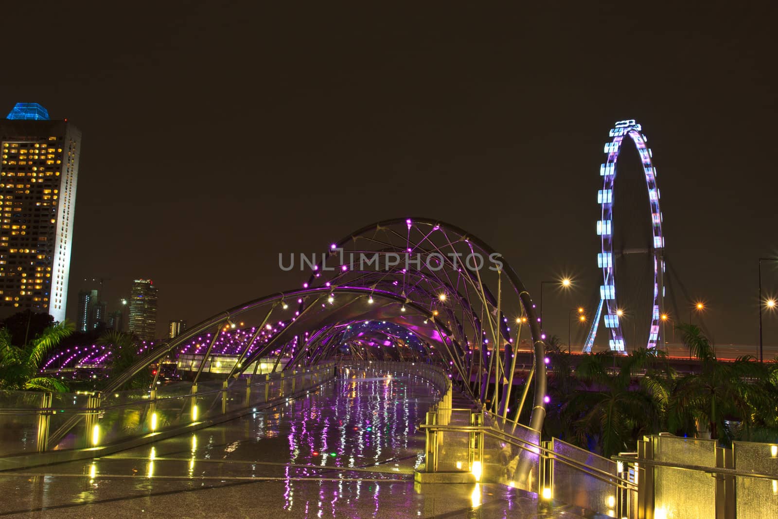 singapore flyer views near the shoppes at marina bay sands