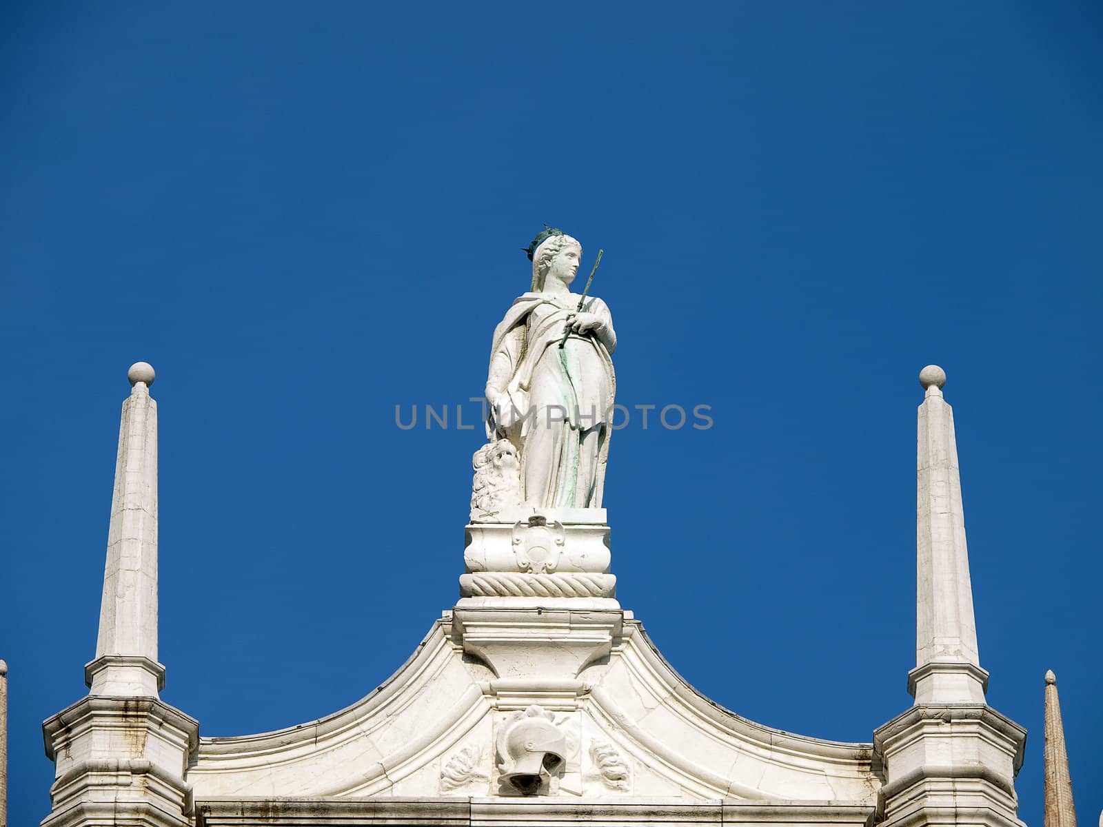 Venice - The beauty and subtlety of the architectural ornaments on the roof of the Doge's Palace