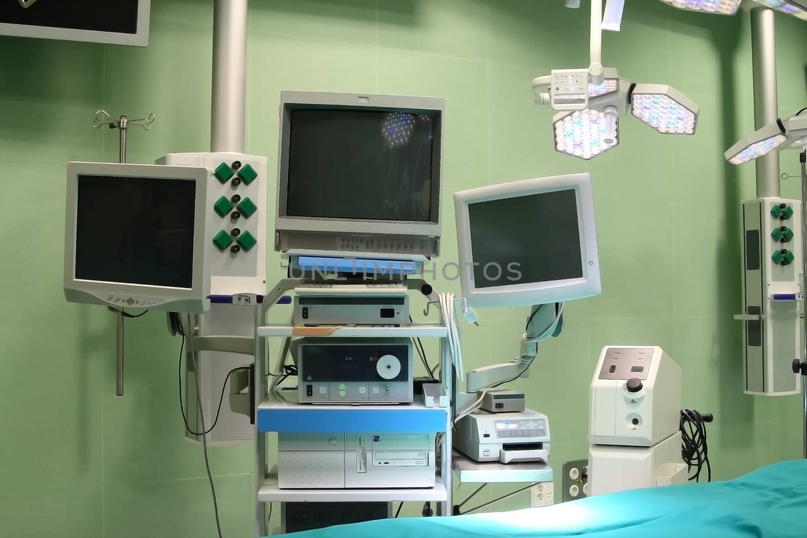 prepared operating room for minimally invasive surgery in horizontal