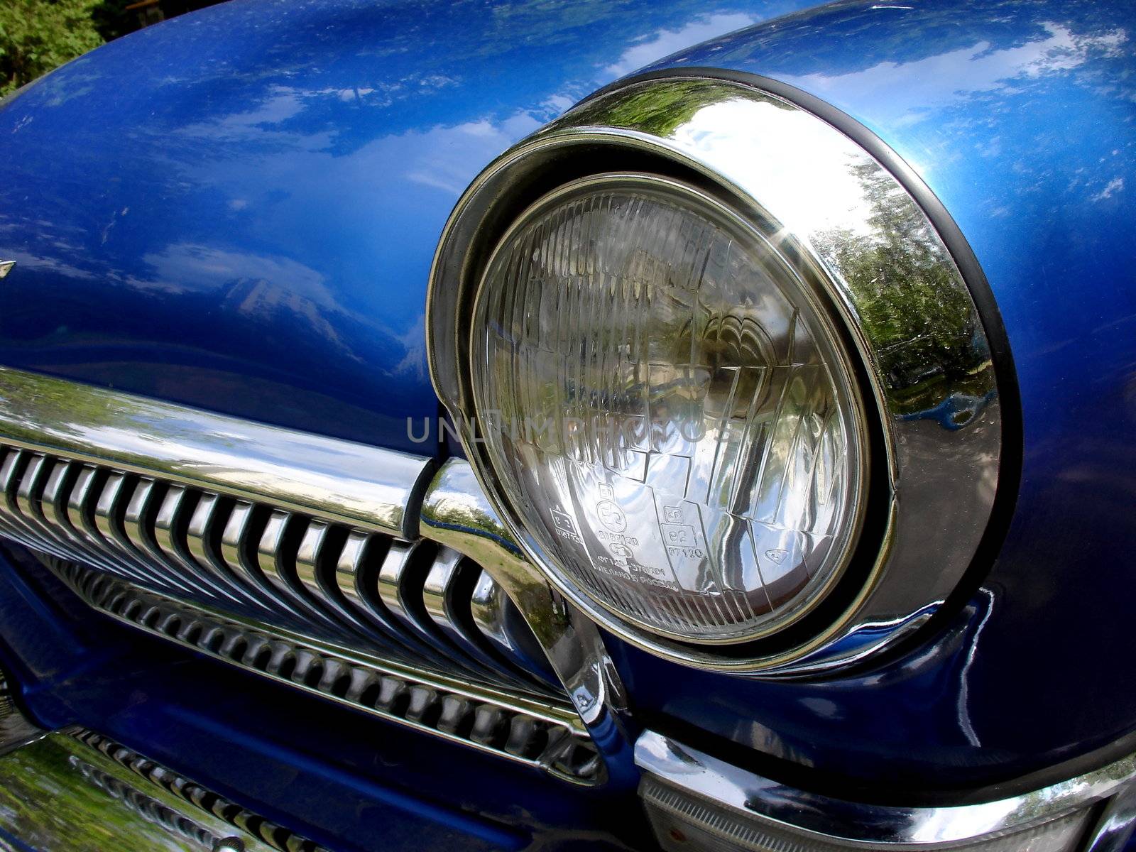 Headlight by tomatto