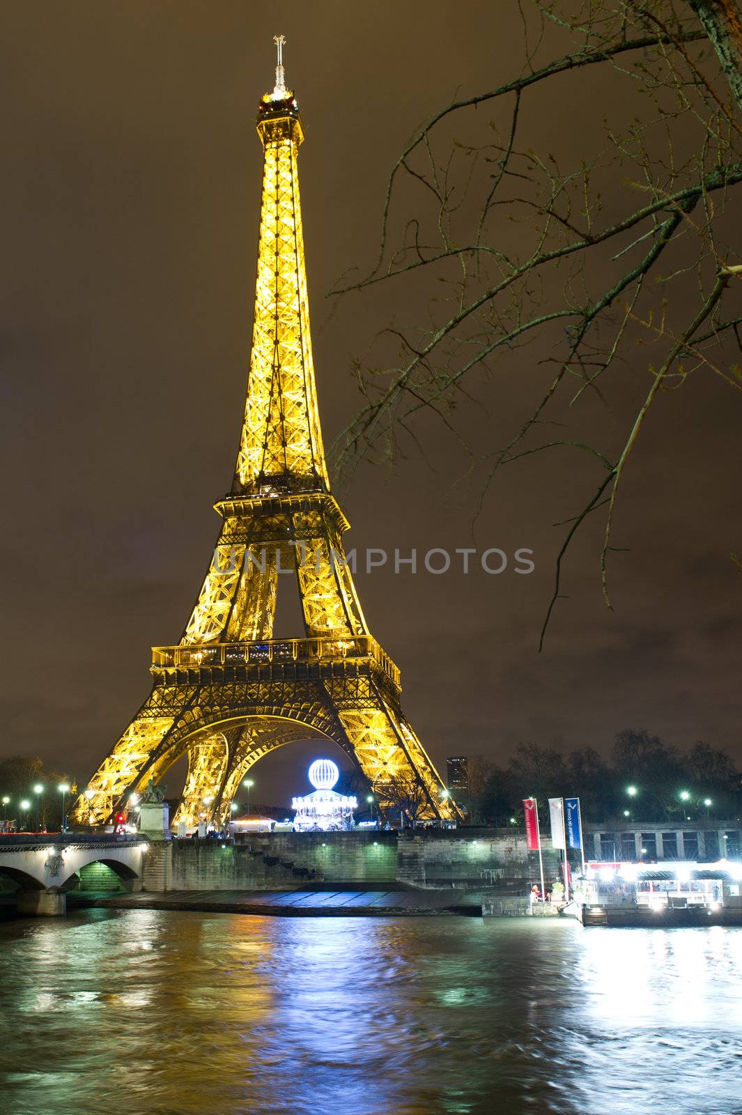 Tour de Eiffel by MOELLERTHOMSEN